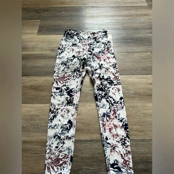 BALANCE COLLECTION Floral Contender Lux Ankle Compression Leggings, Size M - Picture 4 of 14